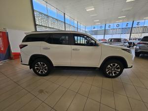 Toyota Fortuner 2.4GD-6 auto - Image 3