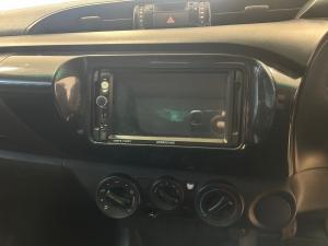 Toyota Hilux 2.0 (aircon) - Image 9