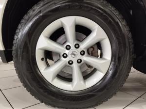 Nissan Navara 2.5dCi double cab LE auto - Image 13