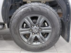 Toyota Hilux 2.4GD-6 double cab 4x4 Raider manual - Image 16
