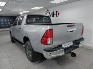 Toyota Hilux 2.4GD-6 double cab 4x4 Raider manual - Image 3