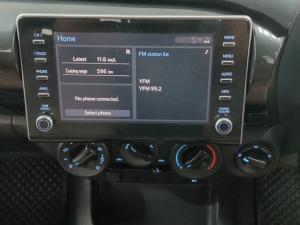 Toyota Hilux 2.4GD-6 double cab 4x4 Raider manual - Image 7