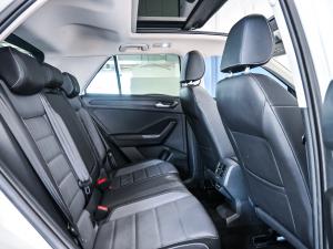 Volkswagen T-Roc 2.0TSI 4Motion Design - Image 11