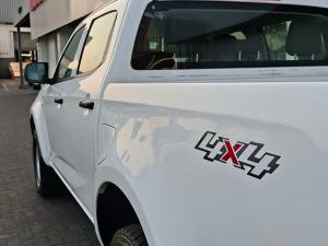 Isuzu D-Max 1.9TD double cab L 4x4 manual - Image 13