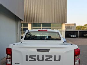 Isuzu D-Max 1.9TD double cab L 4x4 manual - Image 15