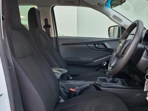 Isuzu D-Max 1.9TD double cab L 4x4 manual - Image 5