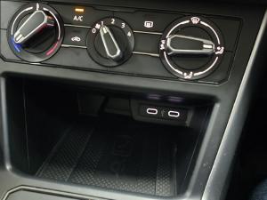 Volkswagen Polo hatch 1.0TSI Life manual - Image 11