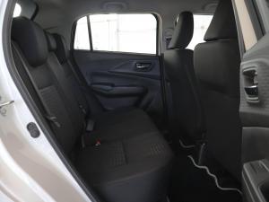 Suzuki Swift 1.2 GLX auto - Image 13