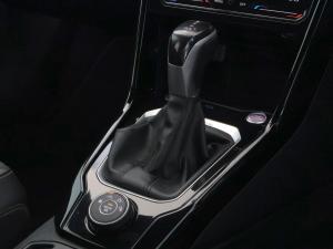 Volkswagen T-Roc 2.0TSI 4Motion R-Line - Image 17