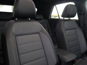 Volkswagen T-Roc 2.0TSI 4Motion R-Line - Image 23