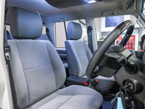 Toyota Land Cruiser 76 2.8GD-6 station wagon LX manual - Image 13