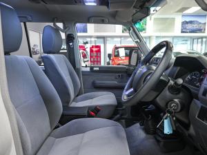 Toyota Land Cruiser 76 2.8GD-6 station wagon LX manual - Image 14