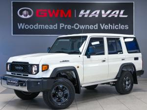 Toyota Land Cruiser 76 2.8GD-6 station wagon LX manual - Image 1