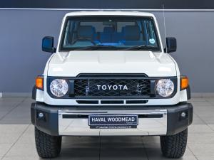 Toyota Land Cruiser 76 2.8GD-6 station wagon LX manual - Image 5