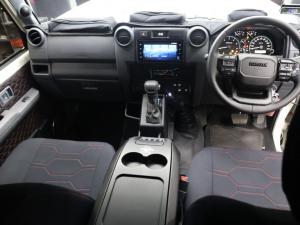 Toyota Land Cruiser 79 2.8GD-6 double cab - Image 4
