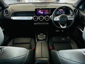 Mercedes-Benz GLB GLB220d 4Matic Progressive - Image 4