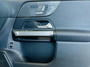 Mercedes-Benz GLB GLB220d 4Matic Progressive - Image 7