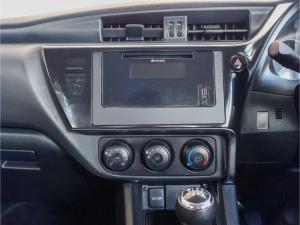 Toyota Corolla Quest 1.8 Plus manual - Image 10