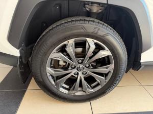 Toyota RAV4 2.5 Hybrid VX E-Four - Image 10