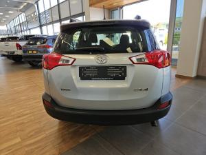 Toyota RAV4 2.0 GX - Image 5