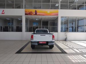Toyota Hilux 2.4GD-6 single cab 4x4 Raider manual - Image 5