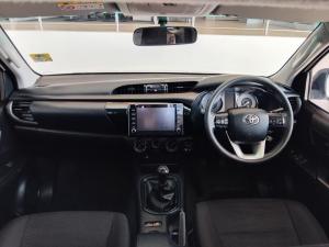 Toyota Hilux 2.4GD-6 single cab 4x4 Raider manual - Image 6