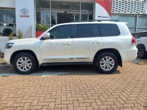 Toyota Land Cruiser 200 4.5D-4D V8 VX-R - Image 16