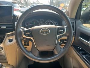 Toyota Land Cruiser 200 4.5D-4D V8 VX-R - Image 28