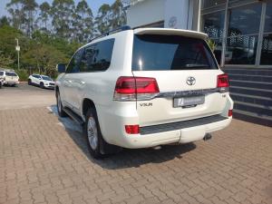 Toyota Land Cruiser 200 4.5D-4D V8 VX-R - Image 30