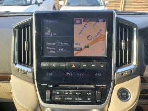 Toyota Land Cruiser 200 4.5D-4D V8 VX-R - Image 33