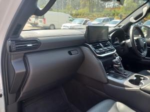 Toyota Land Cruiser 300 3.5T GR-Sport - Image 7
