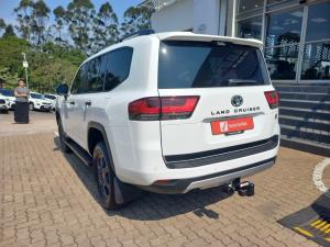 Toyota Land Cruiser 300 3.5T GR-Sport - Image 19