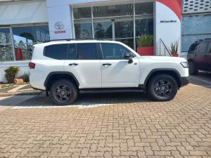Toyota Land Cruiser 300 3.5T GR-Sport - Image 4