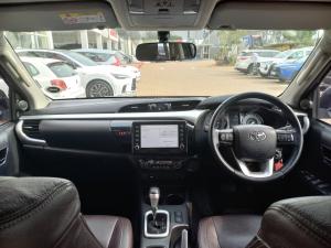 Toyota Hilux 2.8GD-6 double cab Raider auto - Image 6