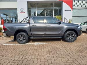 Toyota Hilux 2.8GD-6 double cab Raider auto - Image 3