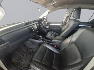 Toyota Hilux 2.8 GD-6 Raider 4X4 automaticD/C - Image 3