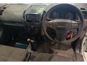 Isuzu D-Max Gen 6 250c single cab Fleetside - Image 5