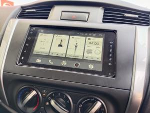 Nissan Navara 2.5DDTi double cab SE Plus manual - Image 10