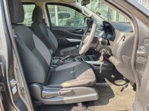 Nissan Navara 2.5DDTi double cab SE Plus manual - Image 5