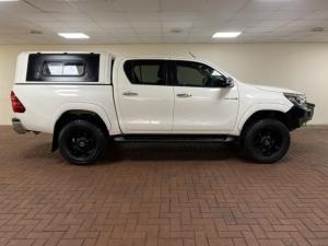 Toyota Hilux 2.8GD-6 double cab 4x4 Raider auto - Image 5