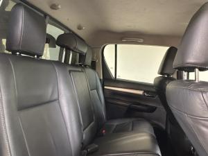 Toyota Hilux 2.8GD-6 double cab 4x4 Raider auto - Image 9