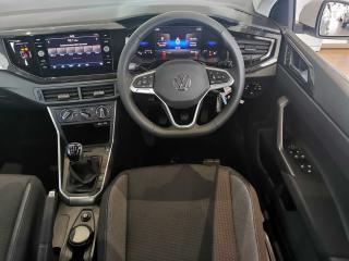 Volkswagen Polo hatch 1.0TSI Life manual