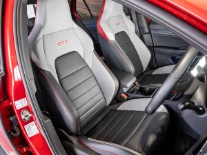 Volkswagen Golf GTI - Image 12