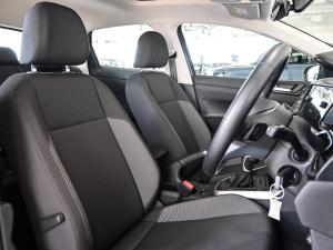 Volkswagen Polo hatch 1.0TSI Life auto - Image 13