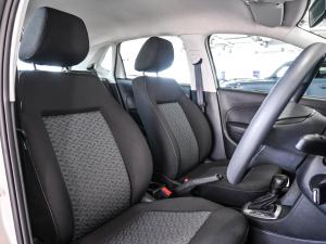 Volkswagen Polo Vivo hatch 1.6 Life - Image 12