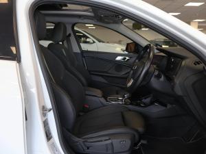 BMW 1 Series 118i Sport Line - Image 12