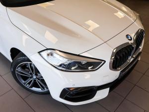 BMW 1 Series 118i Sport Line - Image 2