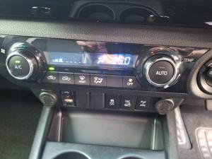 Toyota Hilux 2.8GD-6 double cab 4x4 Legend 50 auto - Image 14