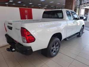 Toyota Hilux 2.4GD-6 Xtra cab Raider auto - Image 2