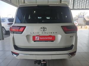Toyota Land Cruiser 300 3.5T ZX - Image 5